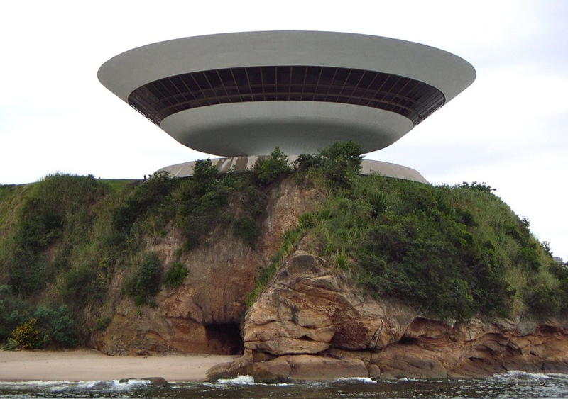 Illustration for article titled Buildings that look like UFO crash landings